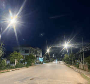 ผลงานโคมไฟถนน รุ่น FAMOUS 150W ประเทศลาว 3
